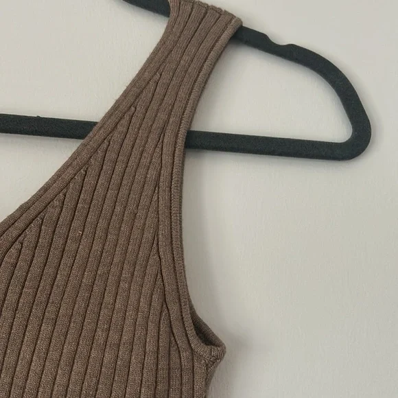 NWT, cropped tank - Picture 4 of 4